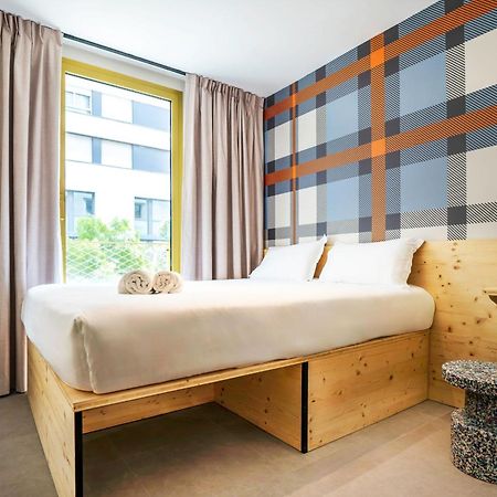 Easyhotel Marseille Euromed Екстериор снимка