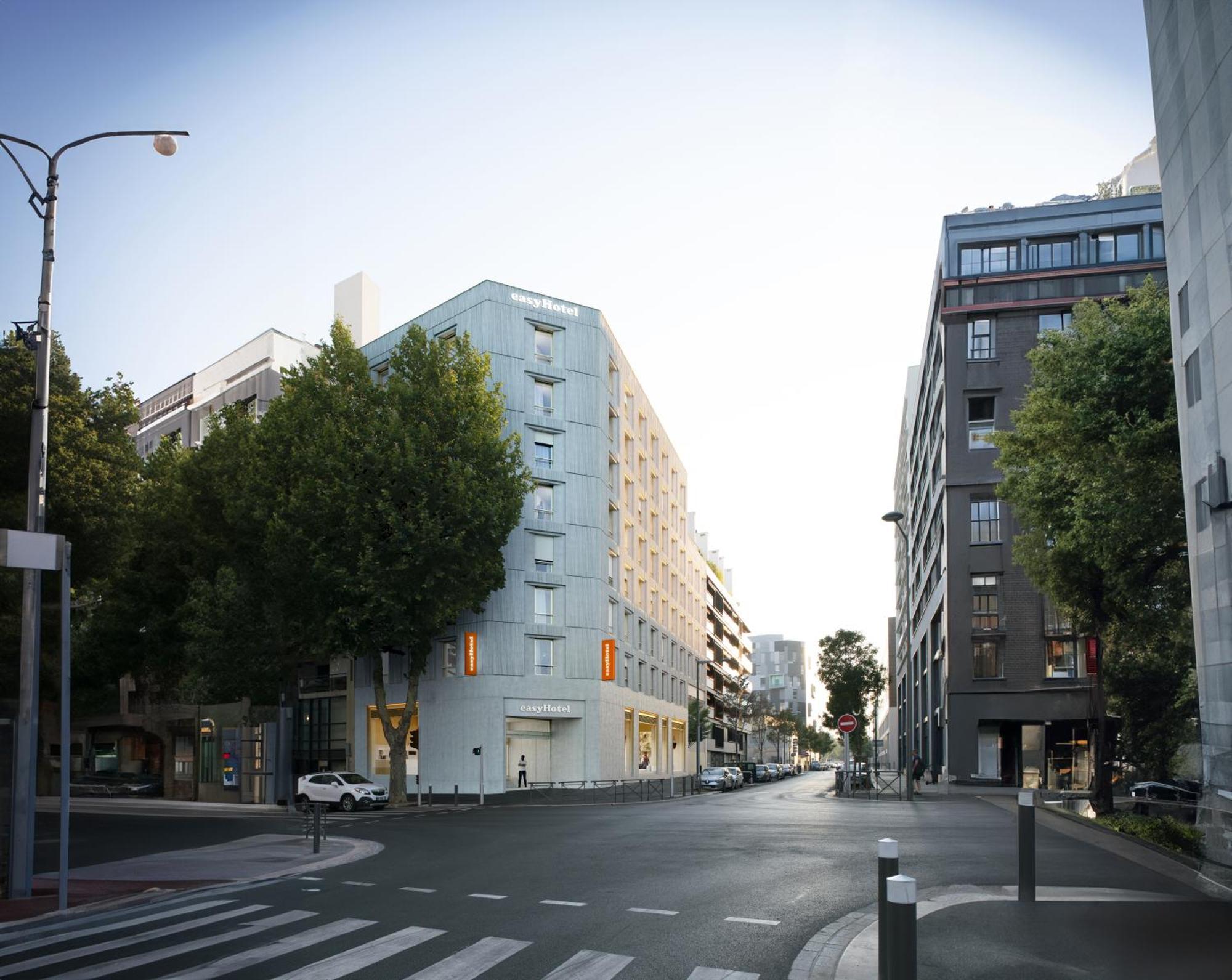 Easyhotel Marseille Euromed Екстериор снимка
