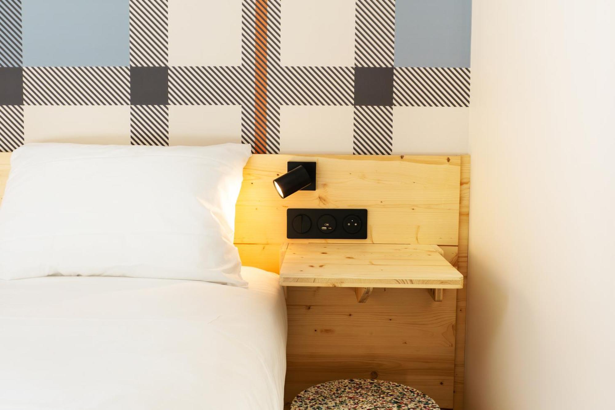 Easyhotel Marseille Euromed Екстериор снимка