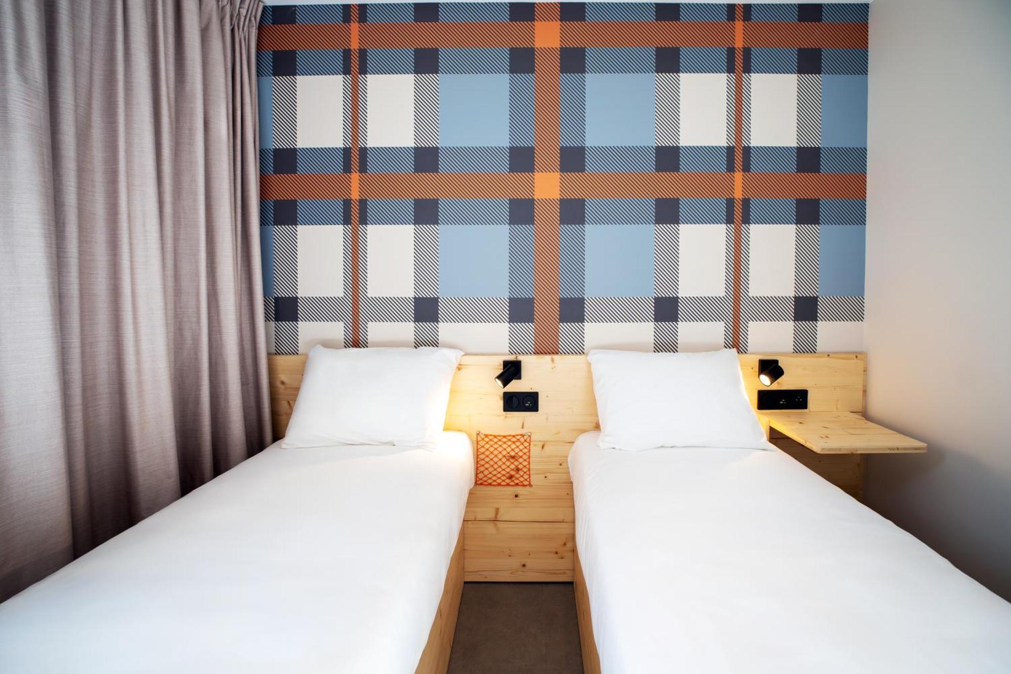 Easyhotel Marseille Euromed Екстериор снимка