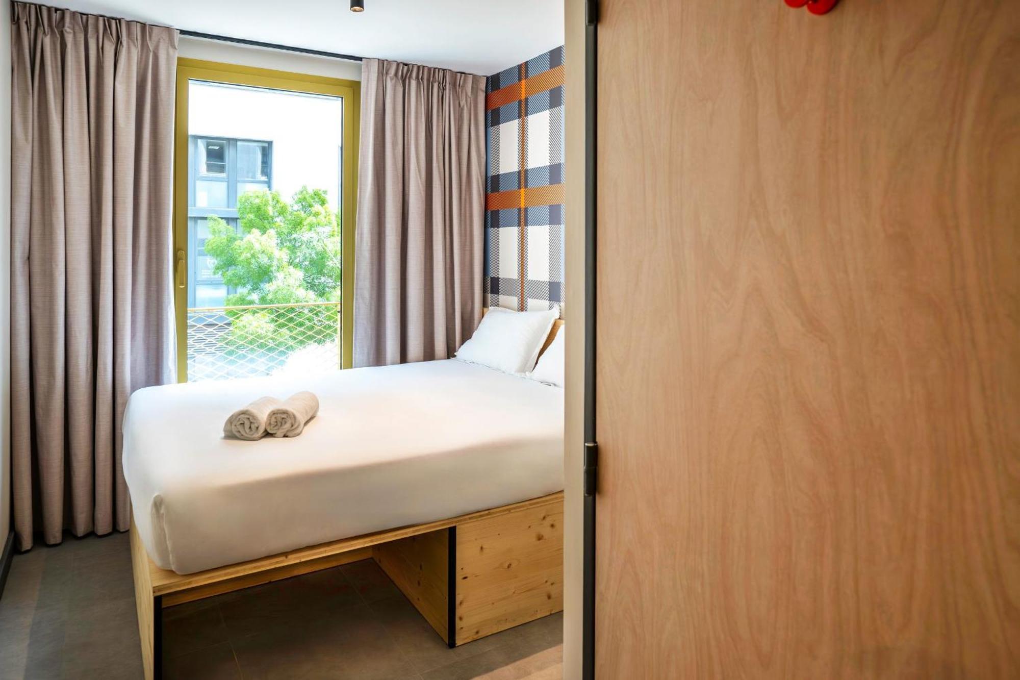 Easyhotel Marseille Euromed Екстериор снимка